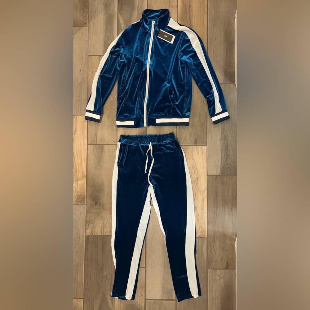 NWT men’s Blue &White 2-piece Velour Tracksuit. drawstring joggers/jacket Size S